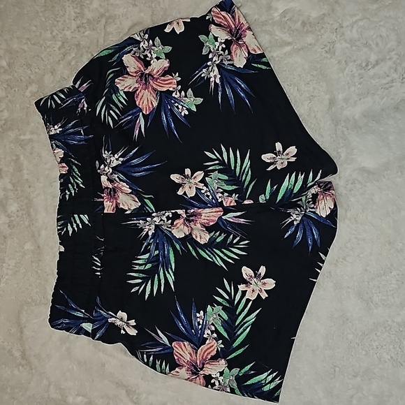 NOBO Womens size XS floral Hawaiian shorts - Picture 4 of 4